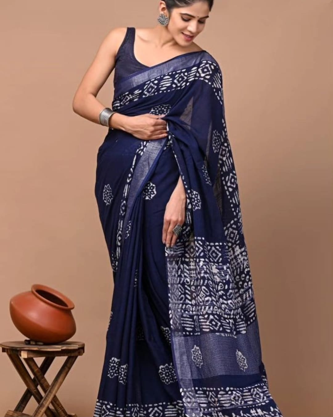 SV Linen With Silver Jari Patta Digital Printed Sarees Wholesale Market In Surat